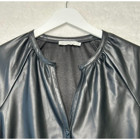 AVEC LES FILLES Faux Leather Raglan Sleeve Blouse Black Vegan Sz M NWT - Picture 3 of 7